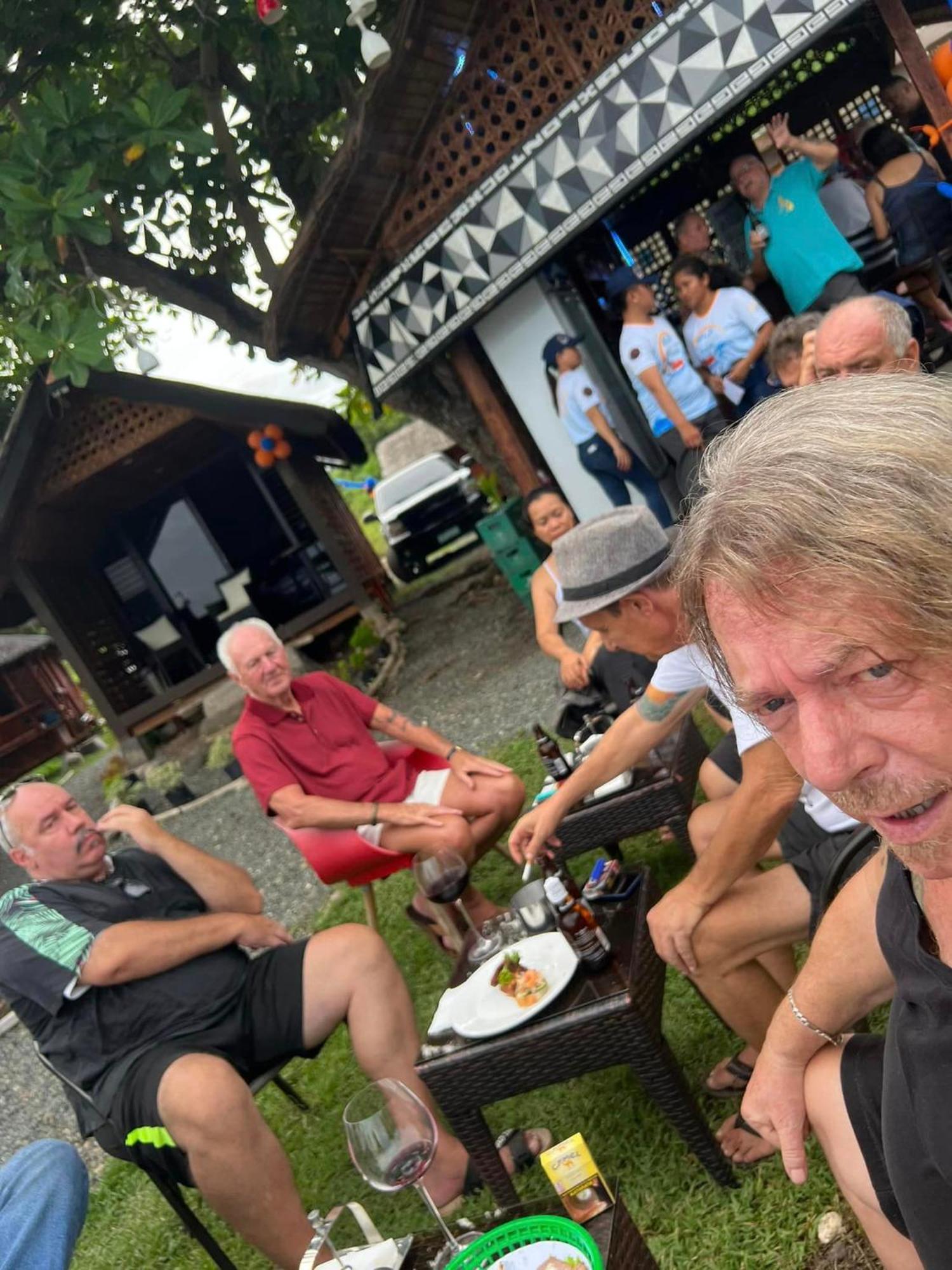 Jush Native And Glamping Hotel Dauis Buitenkant foto