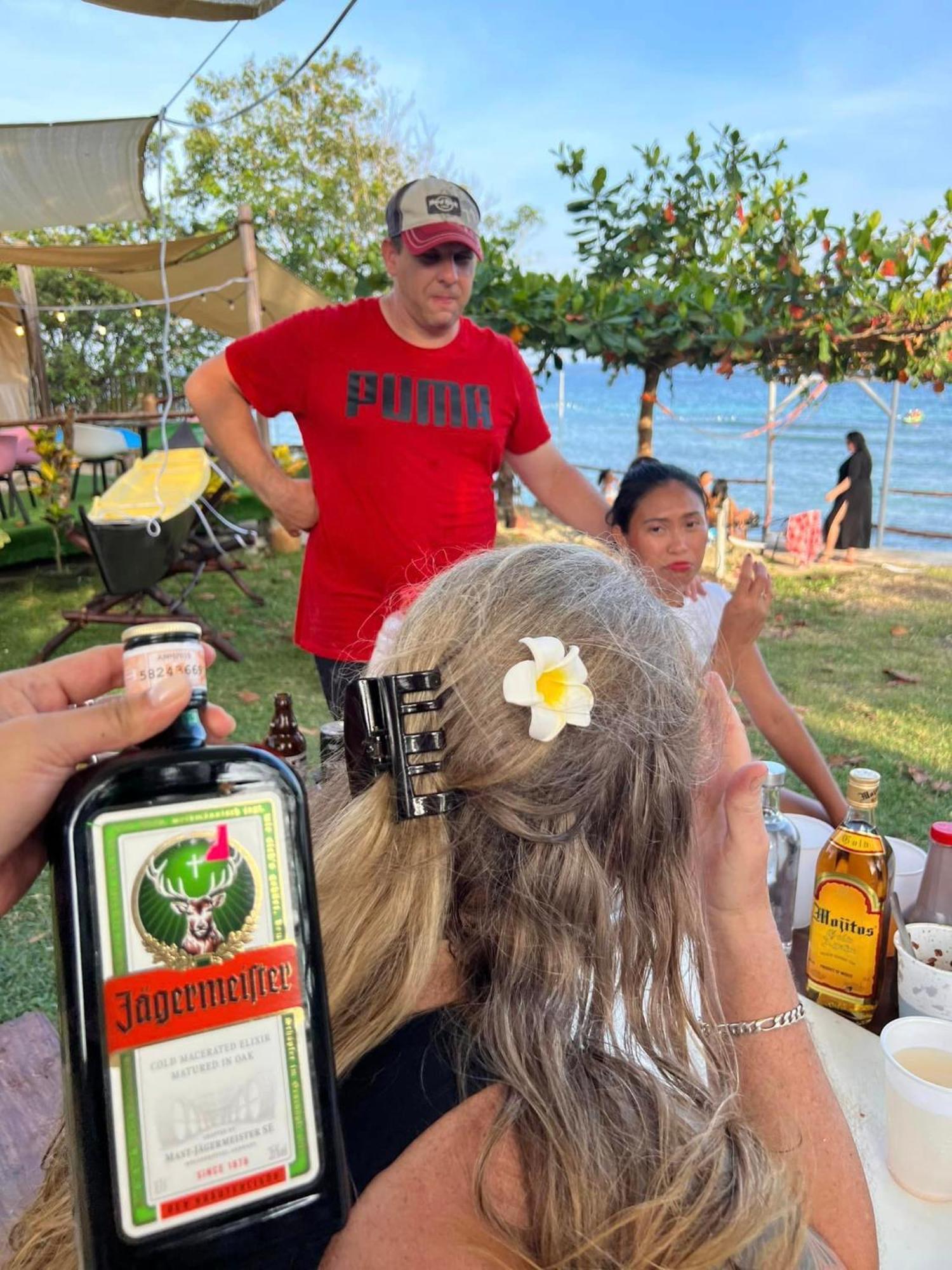 Jush Native And Glamping Hotel Dauis Buitenkant foto