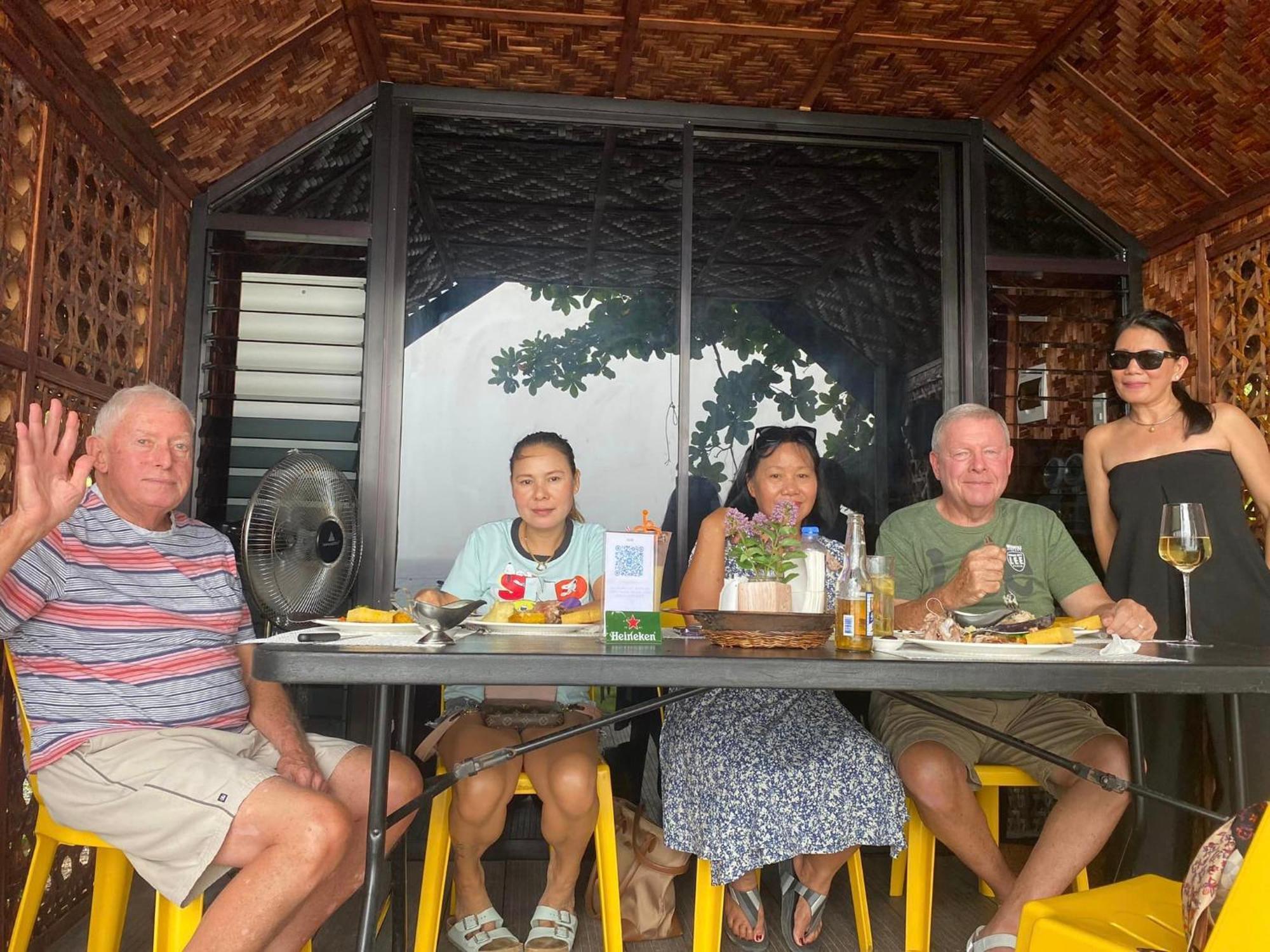 Jush Native And Glamping Hotel Dauis Buitenkant foto