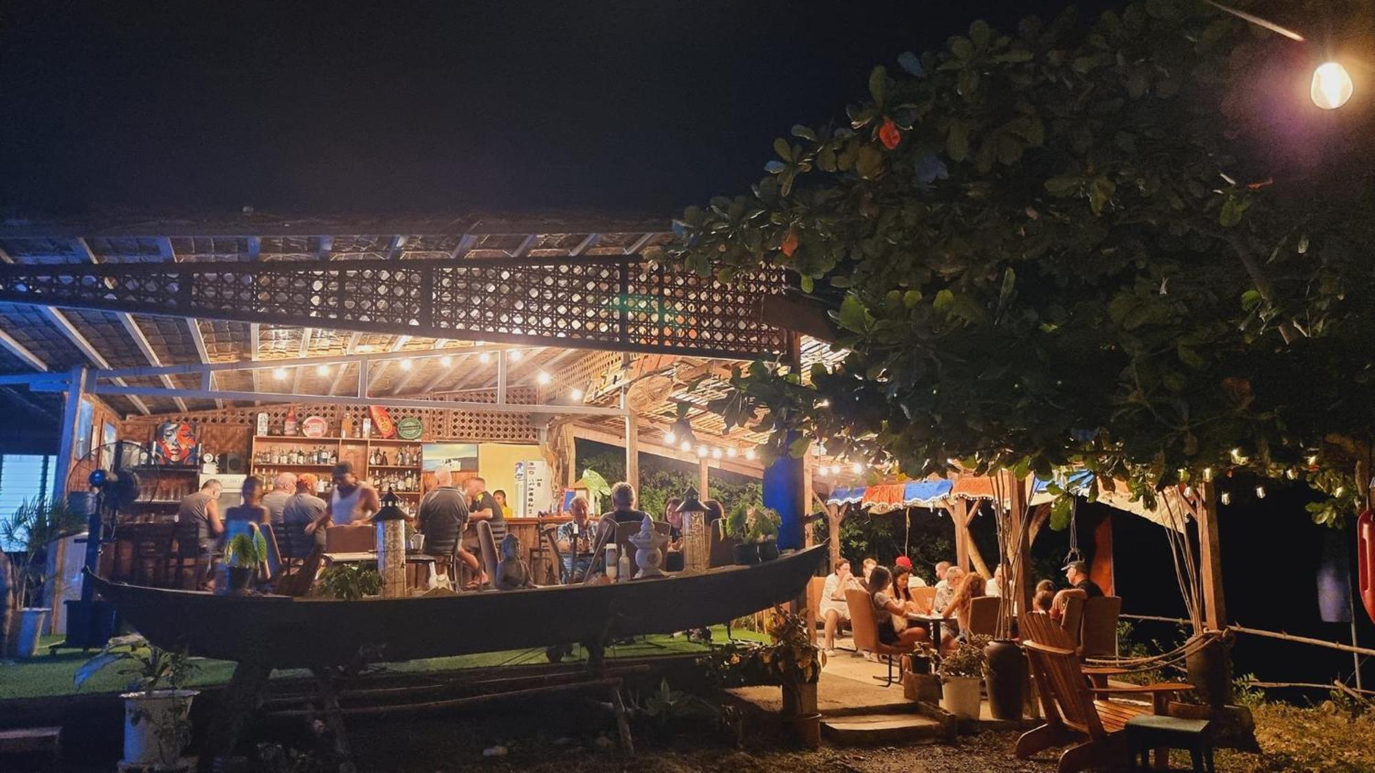 Jush Native And Glamping Hotel Dauis Buitenkant foto