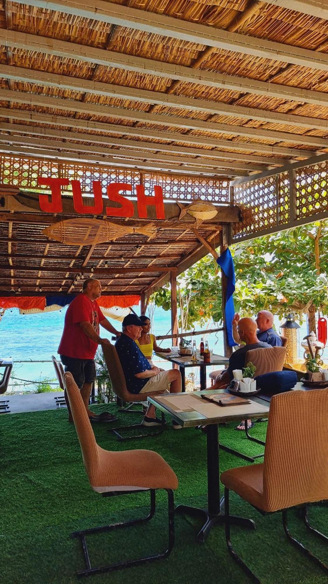 Jush Native And Glamping Hotel Dauis Buitenkant foto